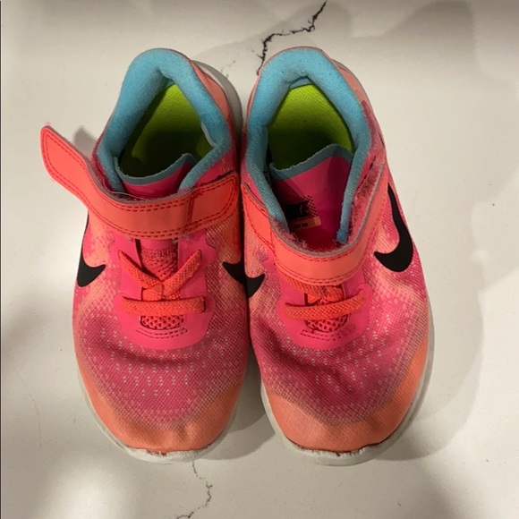 Coral Nike 10C sneaker - Picture 2 of 2